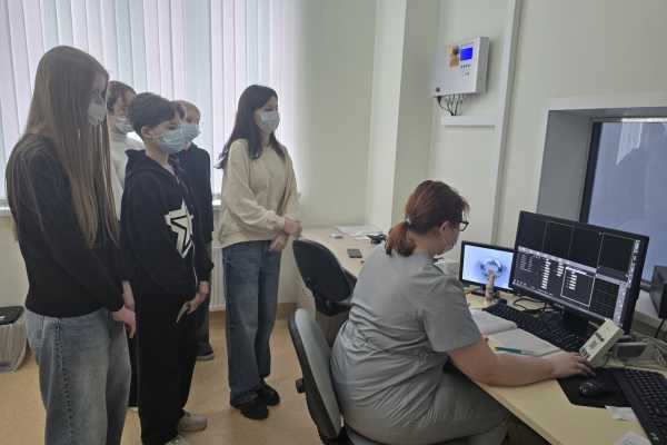 Знакомство с миром медицины: могилевские школьники посетили больницу №1
